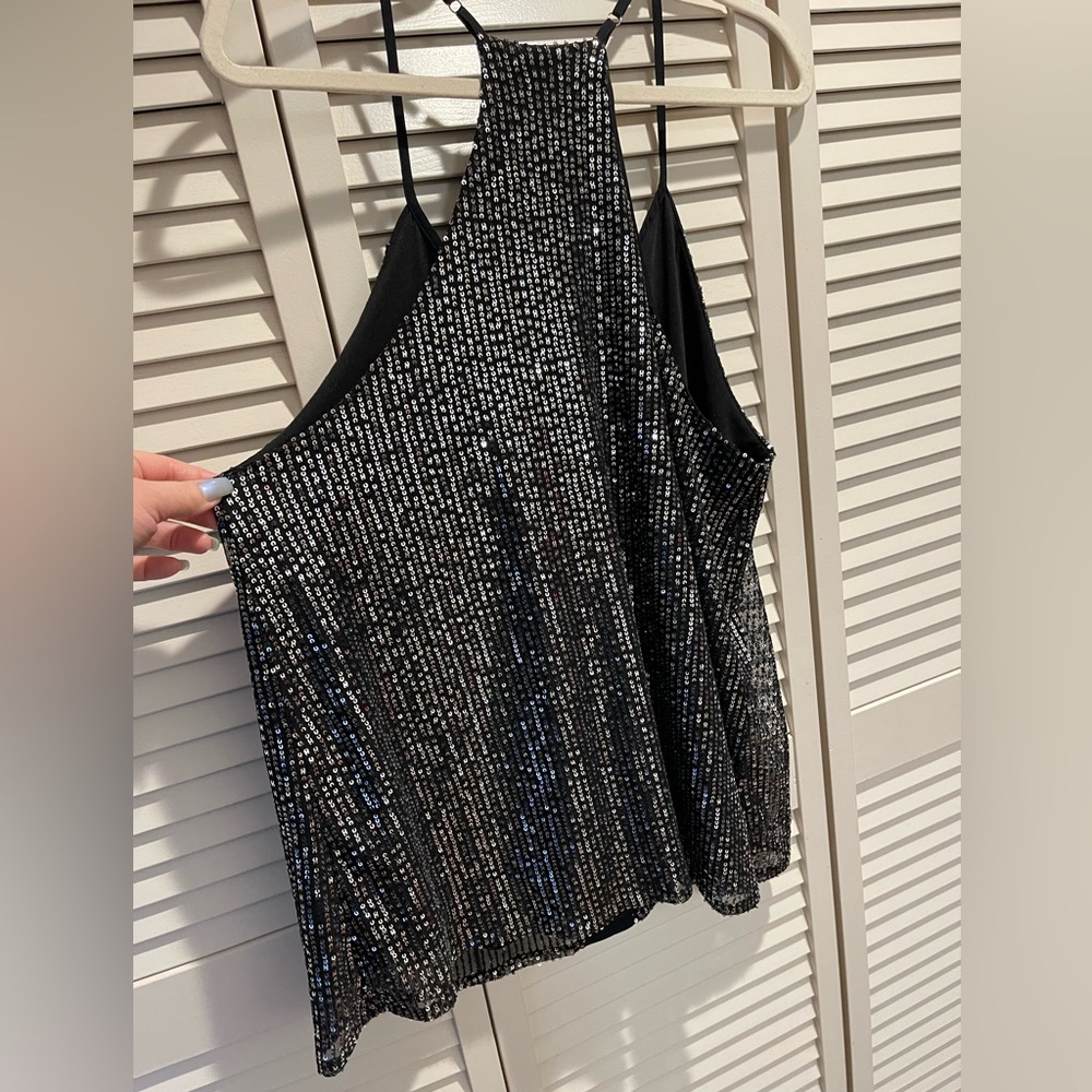 Shawhuwa Women's Fashion V Neck Sequin Strappy Flowy Tank - Picture 7 of 10